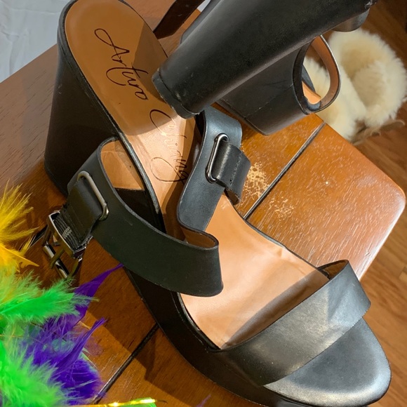 Wedges - Picture 2 of 4